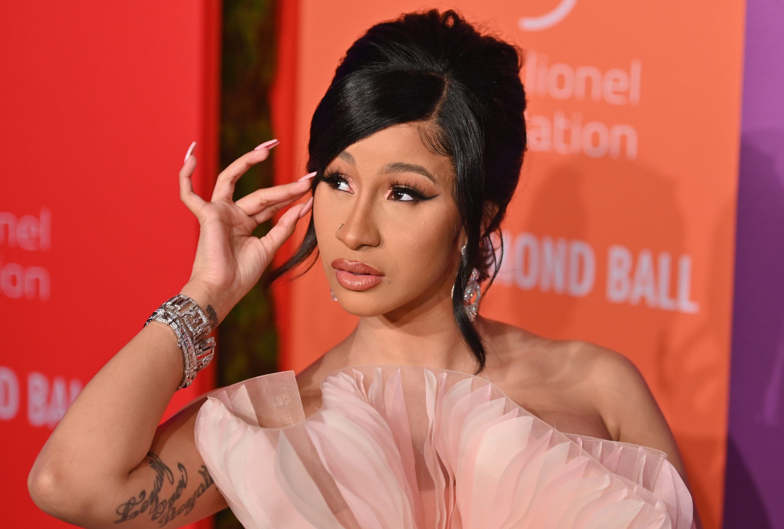 Con Foto Desnuda Cardi B Anuncia Su Segundo Embarazo 6412