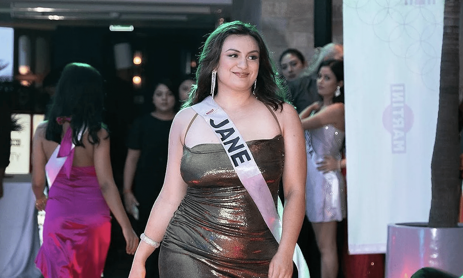 Miss Nepal traje de baño preliminar Miss Universo noviembre 2023