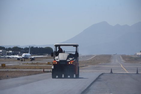 pista del aeropuerto internacional La Aurora